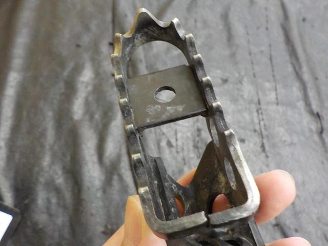 YAMAHA (Yamaha)
Genuine footpegs
Right and left
Selo 250