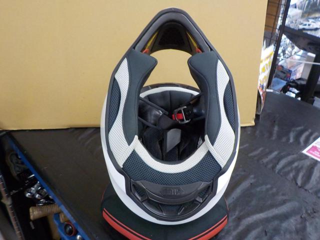 SHOEI
VFX-W
Off-road helmet
Size: L (59cm)