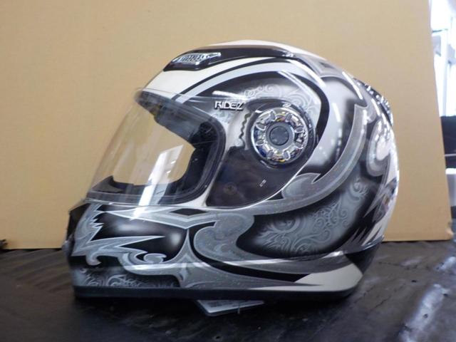 RIDEZ
SHR1
Full-face helmet
Graphics
Size: L (59-60cm)
