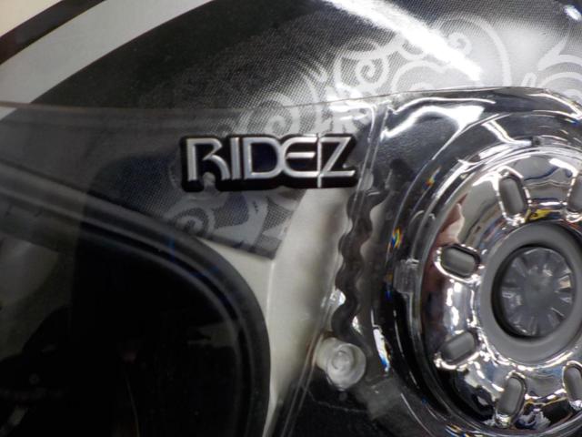 RIDEZ
SHR1
Full-face helmet
Graphics
Size: L (59-60cm)
