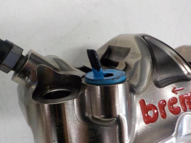 Brembo
GP4-RX
Radial
CNC
4P
Caliper
Nickel coating
Red logo
Right and left
Φ32
Mounting pitch: 108mm