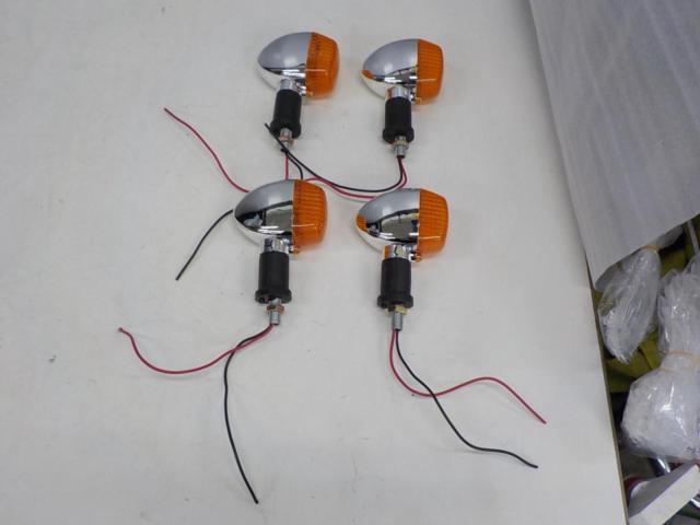 Unknown Manufacturer
Set of 4 motorcycle turn signals
[General purpose / 12 V]