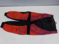 Alpinestars
Off-road pants
Size: 26 (Kids)