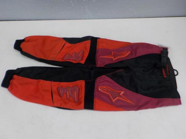 Alpinestars
Off-road pants
Size: 26 (Kids)
