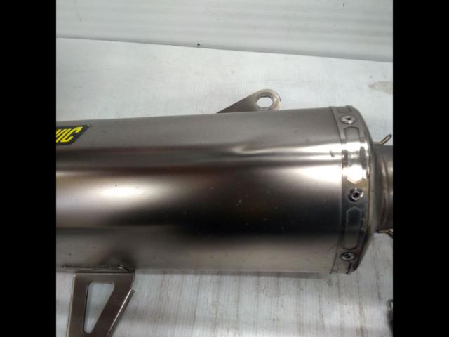 6AKRAPOVIC
Slip-on silencer + genuine exhaust pipe