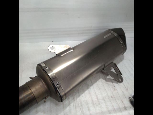 6AKRAPOVIC
Slip-on silencer + genuine exhaust pipe