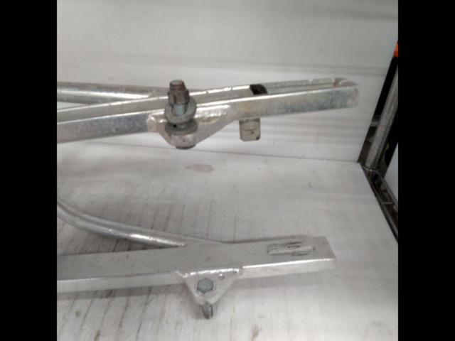 3 manufacturer unknown
Long swing arm with stabilizer