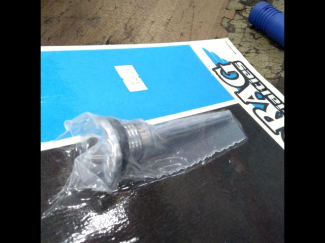 10Drag
Specialties
Oil dip stick