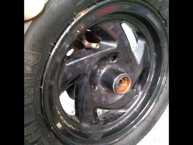 2SYM
Citycom 125 genuine front wheel