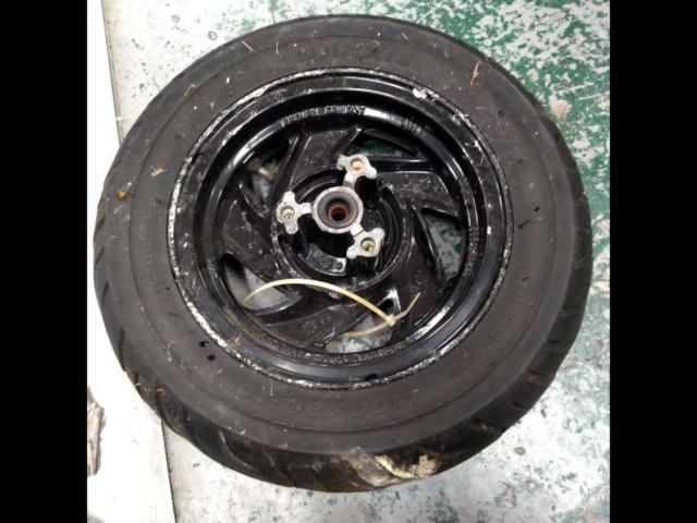 2SYM
Citycom 125 genuine front wheel