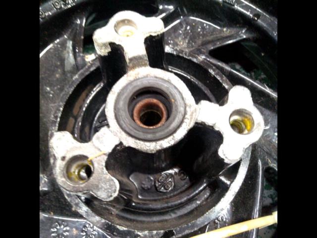 2SYM
Citycom 125 genuine front wheel