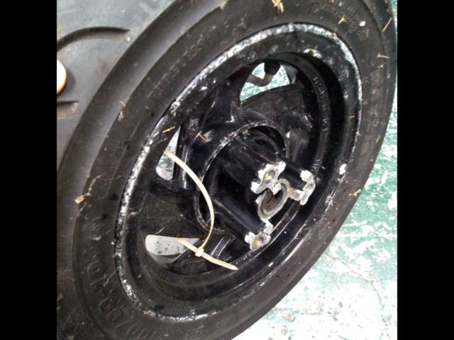 2SYM
Citycom 125 genuine front wheel