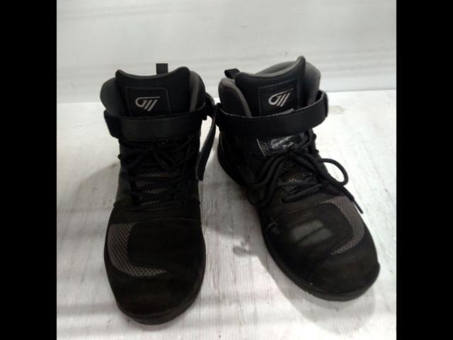 GOLDWIN
Mesh riding shoes