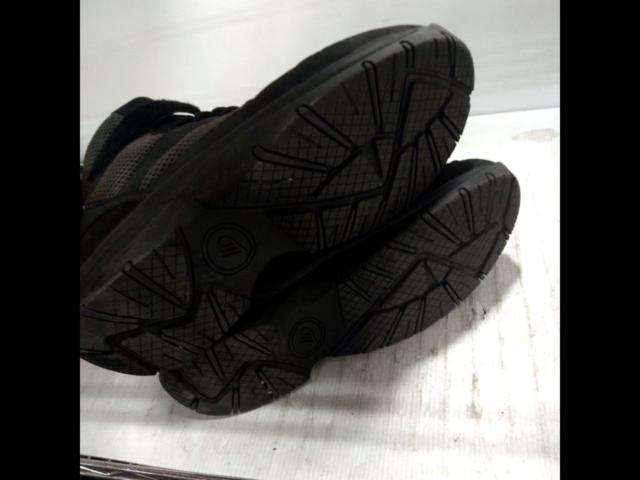 GOLDWIN
Mesh riding shoes