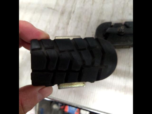 8KTM
390 Adventure genuine step pegs