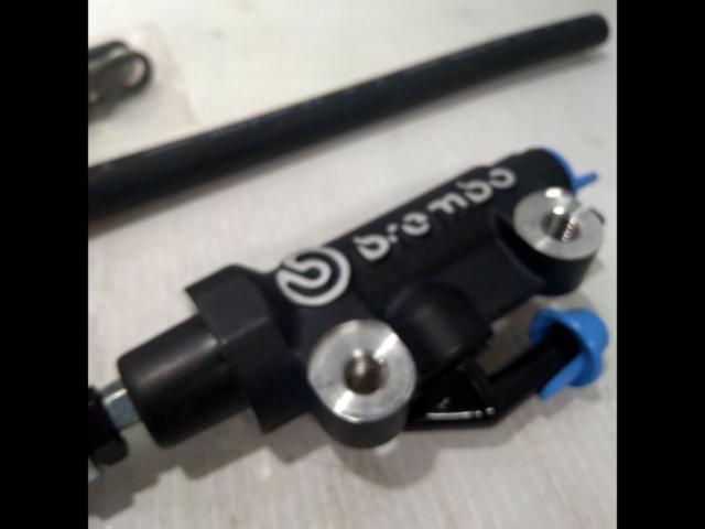 brembo
Rear master cylinder