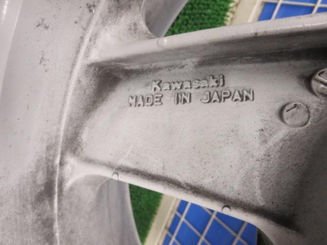 [KAWASAKI]
Original wheel
ZZR 1100 (D type) '93 -' 01