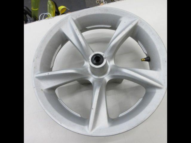 Genuine Yamaha front wheel
Majesty S