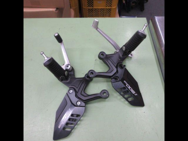 Kawasaki genuine footpegs
Z 900 RS
Removed from a 2024 model.