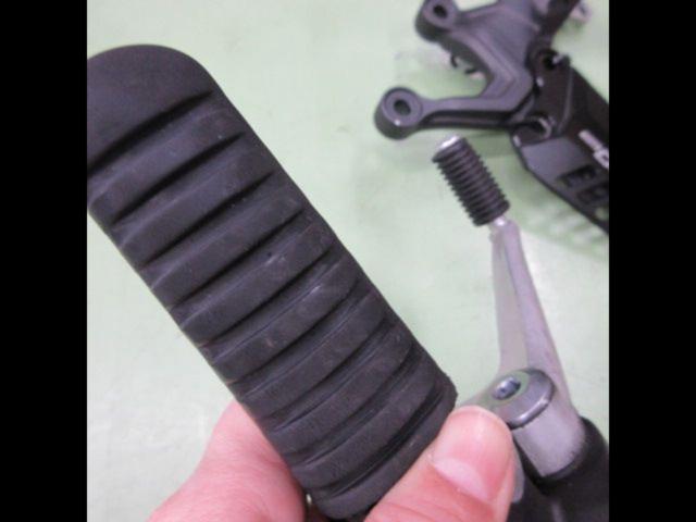 Kawasaki genuine footpegs
Z 900 RS
Removed from a 2024 model.