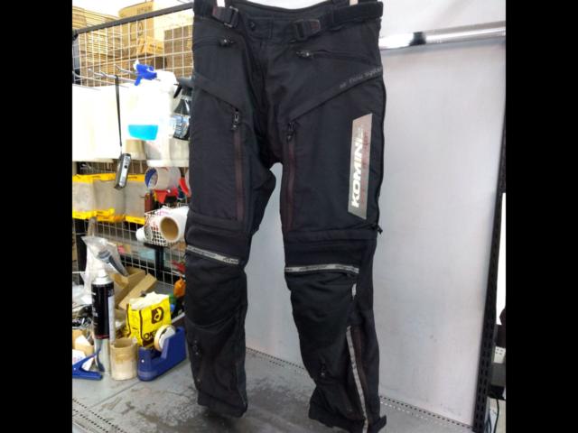 KOMINE
Full year riding pants