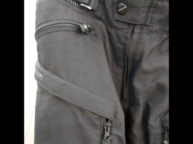 KOMINE
Full year riding pants