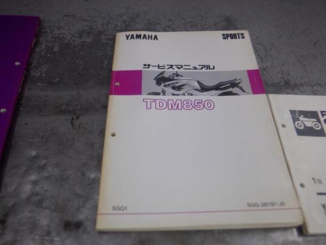 3 YAMAHA
Parts catalog + Service Manual