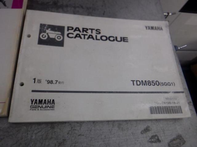 3 YAMAHA
Parts catalog + Service Manual