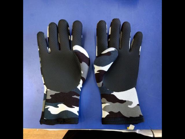 DAYTONARIDEMITT
# 003
Neoprene waterproof gloves
M