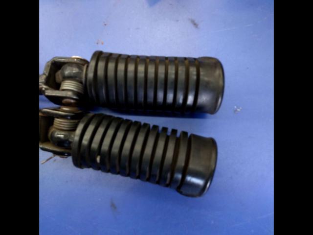 Unknown Manufacturer
Step
Right and left
Removal from CB750Four (K4)