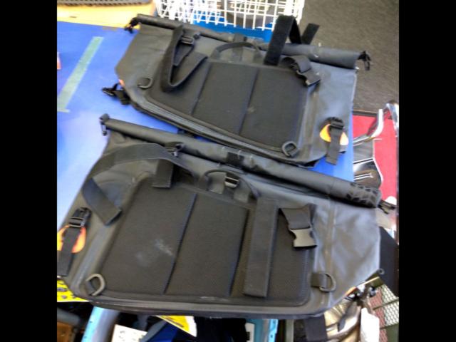 DOPPELGANGER (Dopperugyanga)
DBT393
Tarpaulin side bag
Right and left