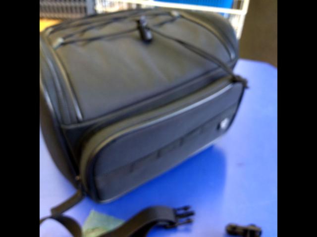 [MOTO
FIZZ
MFK-284
Sport Seat Bag 2