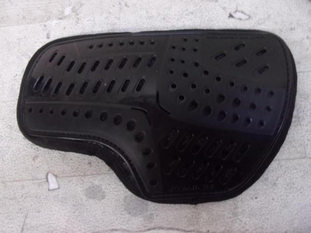 KOMINE Chest Protector
Separate type