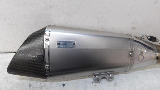 YOSHIMURA slip-on silencer
Z900 ('18 -'19)