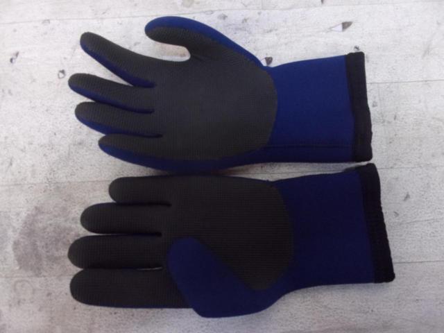 Size: SDAYTONARIDEMITT Neoprene Gloves