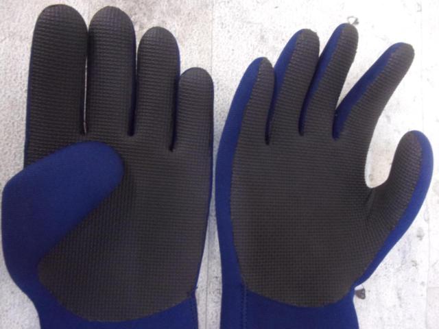 Size: SDAYTONARIDEMITT Neoprene Gloves