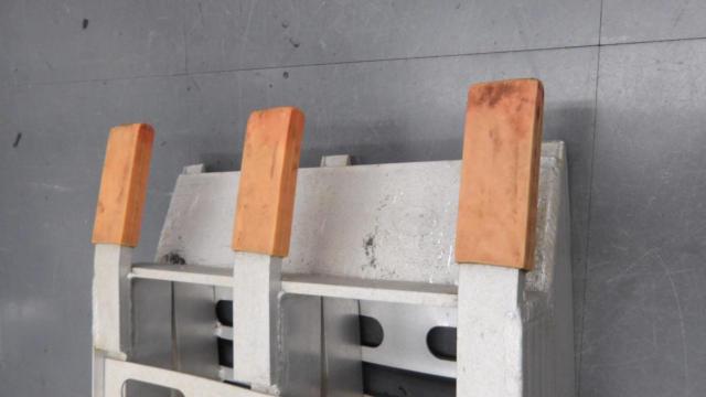 Unknown Manufacturer
Ladder rail
Load-bearing Unknown
Total length about 225cm