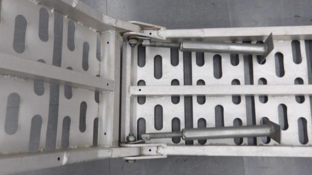 Unknown Manufacturer
Ladder rail
Load-bearing Unknown
Total length about 225cm