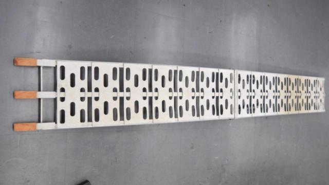 Unknown Manufacturer
Ladder rail
Load-bearing Unknown
Total length about 225cm