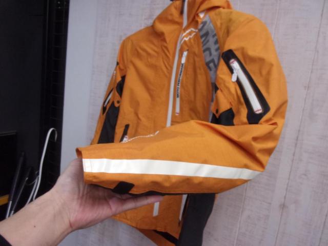 Size: MKUSHITAN Amenita Jacket