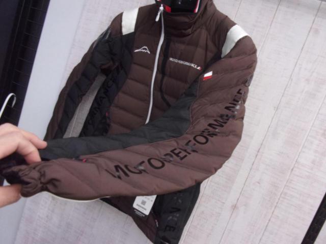 Size: MKUSHITANI White Goose Down Jacket