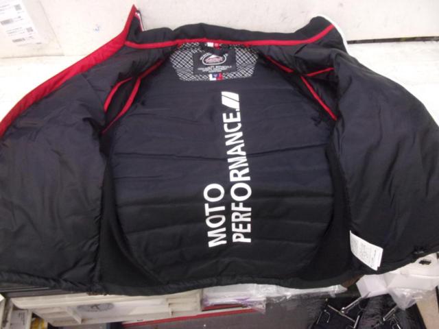 Size: MKUSHITANI White Goose Down Jacket