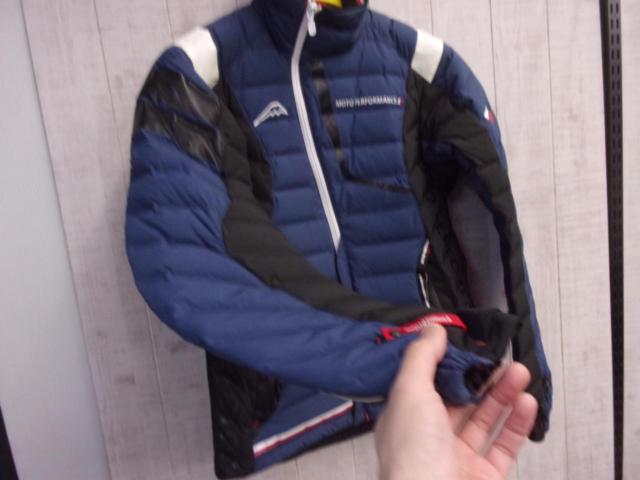 Size: MKUSHITANI White Goose Down Jacket