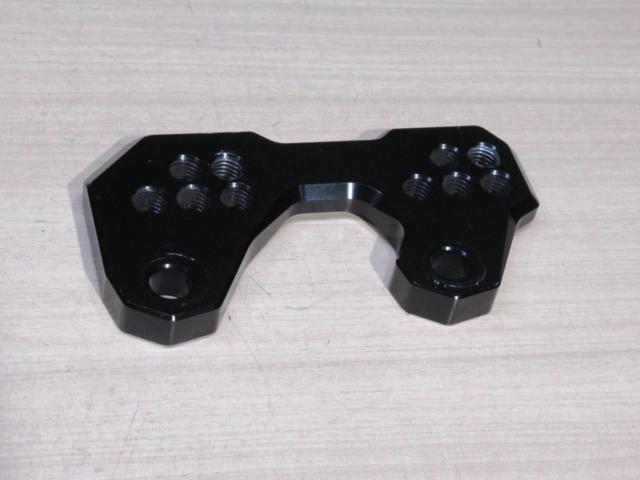 Aftermarket step-up plate
YZF-R25/R3 etc.
IC
Step
plate