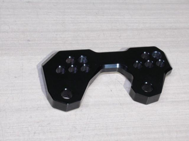 Aftermarket step-up plate
YZF-R25/R3 etc.
IC
Step
plate