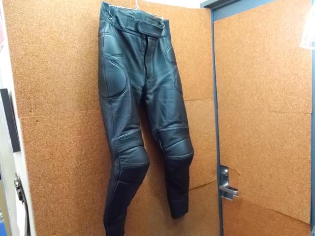 Size: LL
Tanio Shokai
RAVINE
Leather pants