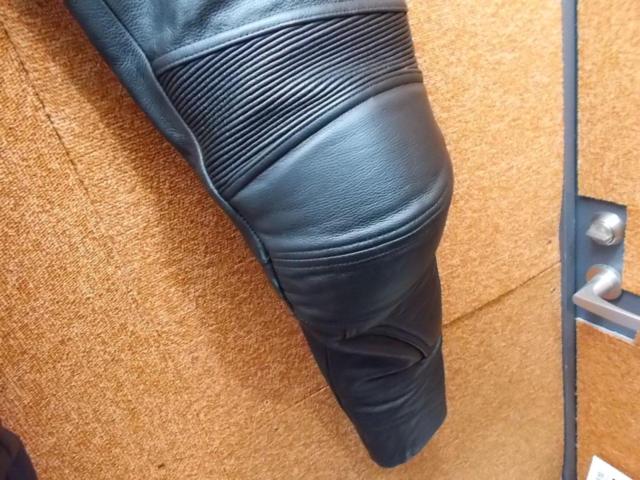 Size: LL
Tanio Shokai
RAVINE
Leather pants