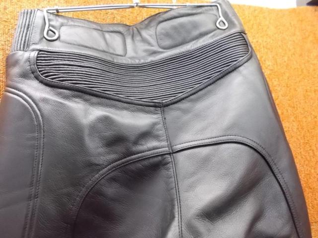 Size: LL
Tanio Shokai
RAVINE
Leather pants
