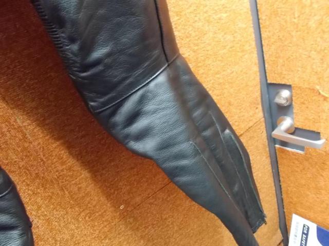 Size: LL
Tanio Shokai
RAVINE
Leather pants