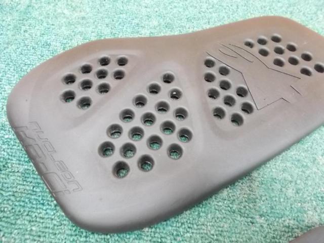 Size: M-XL
Alpinestars (Alpine Star)
NUCLEON
KR-Ci
Chest protector